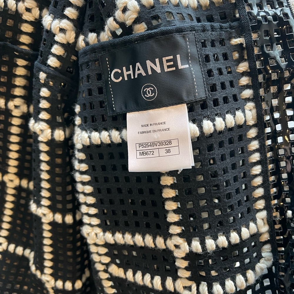 Authentic CHANEL RunwayCafé/Brasserie Laser Cage Jacket Size 38 Lagerfeld - Picture 7 of 12